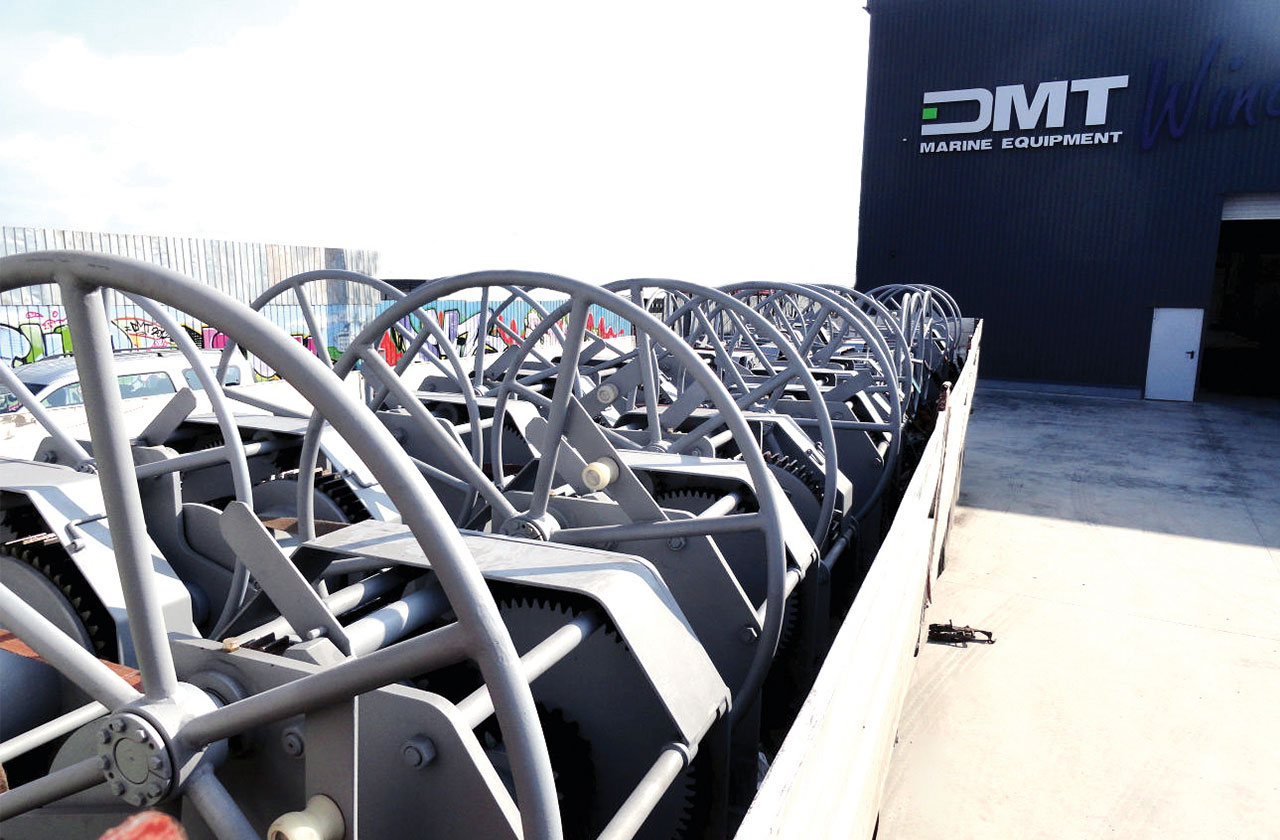 Winches DMT MARINE EQUIPMENT