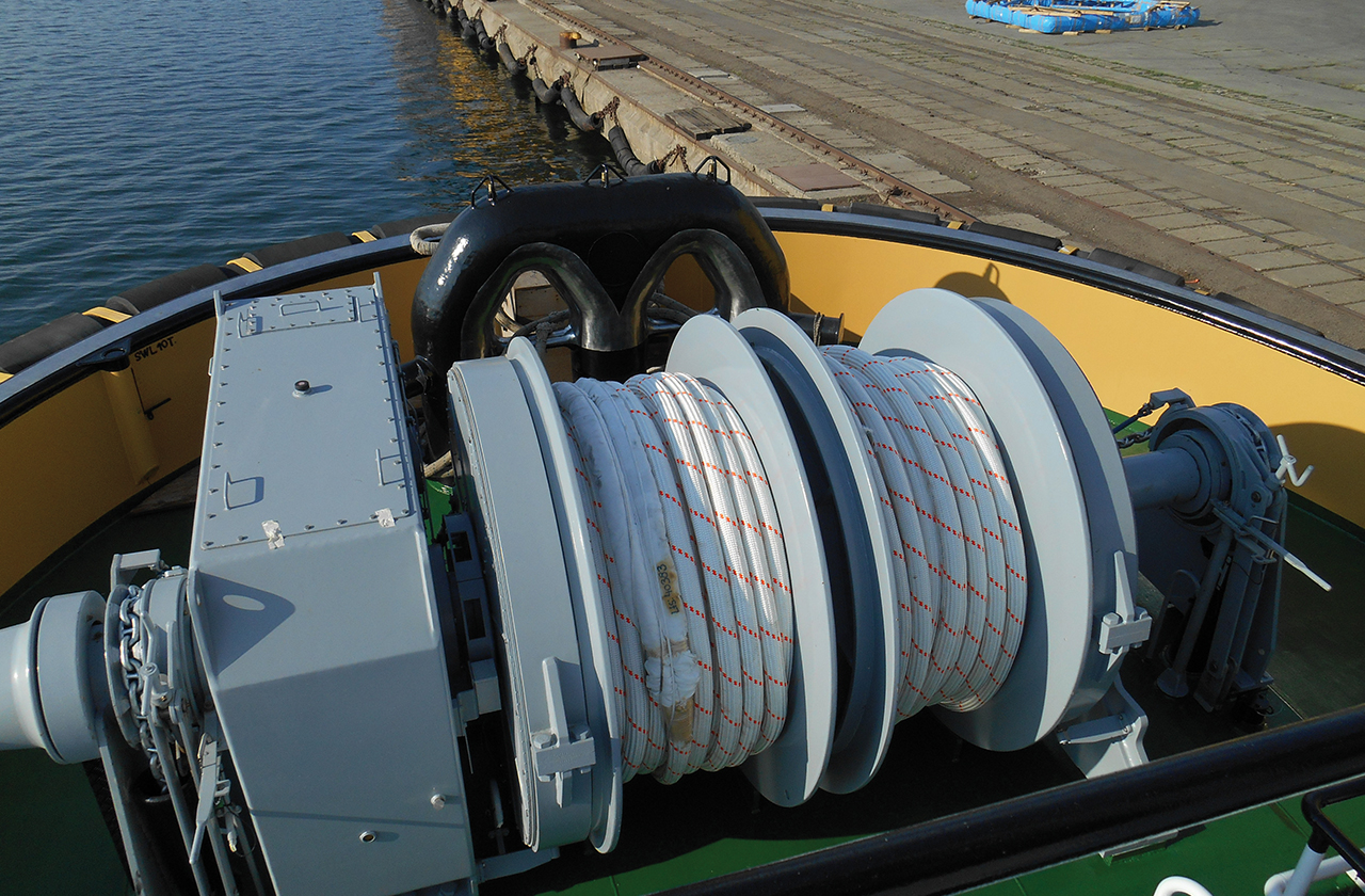 anchor towing winches