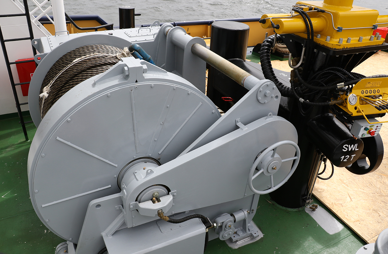 Winches Standard or Tailormade DMT Marine Equipment