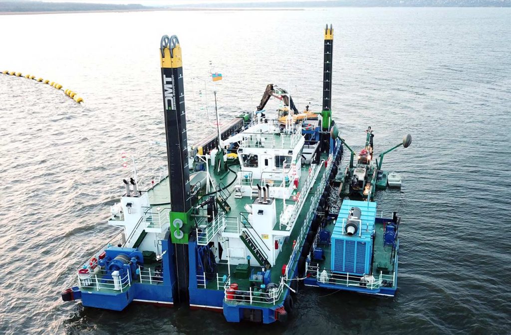 Spud Pole Winches DMT MARINE EQUIPMENT