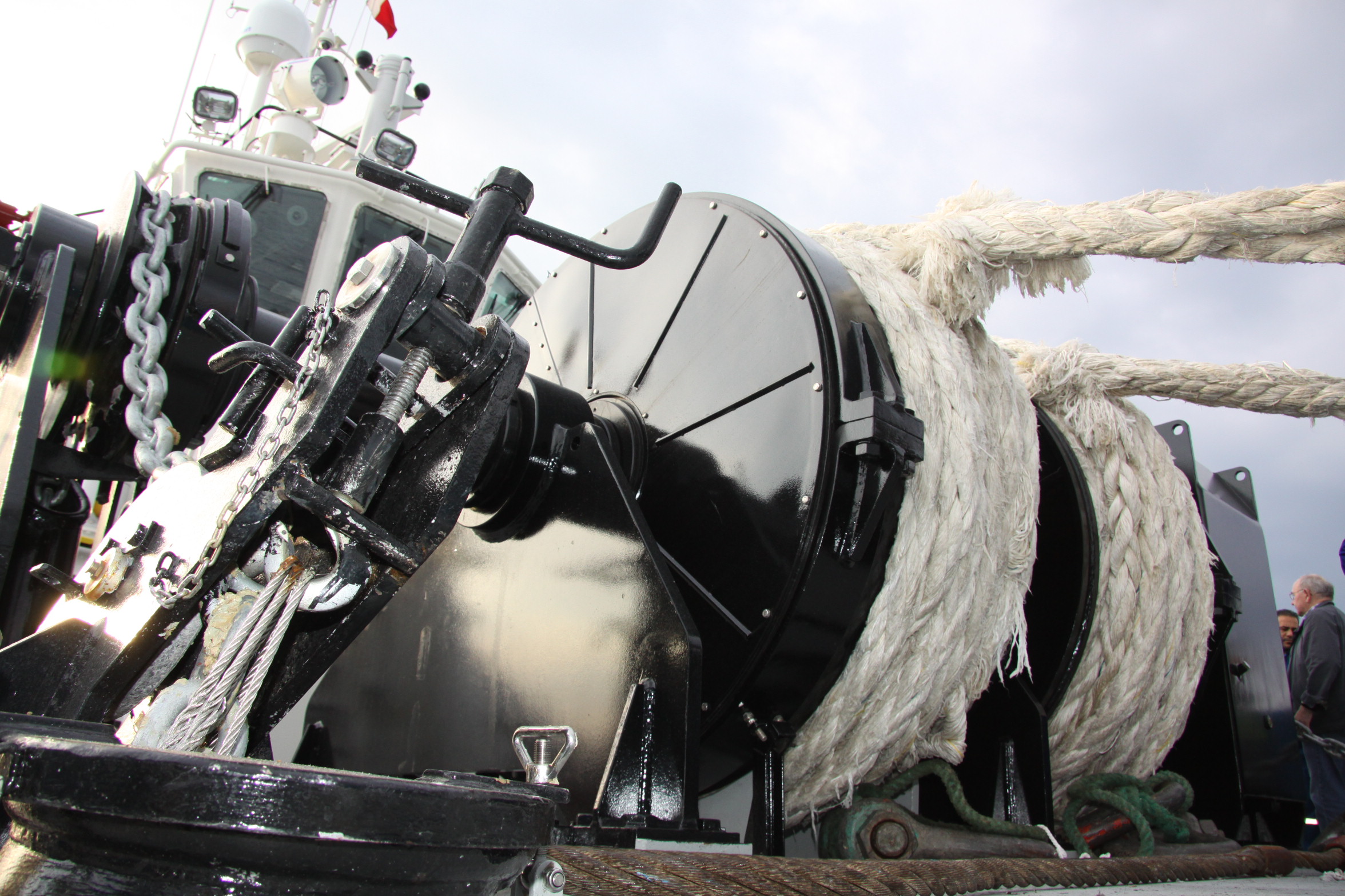 anchor towing winch