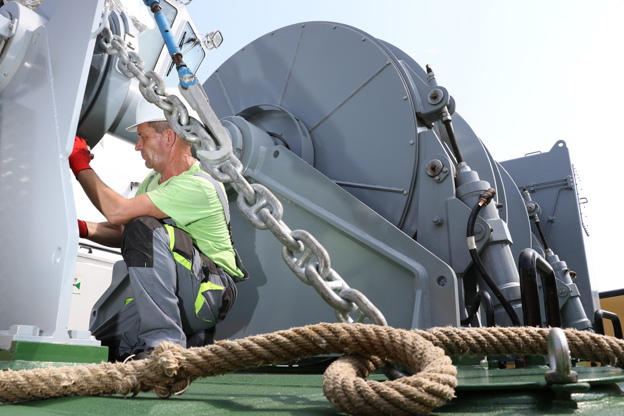 Anchor Towing Winches