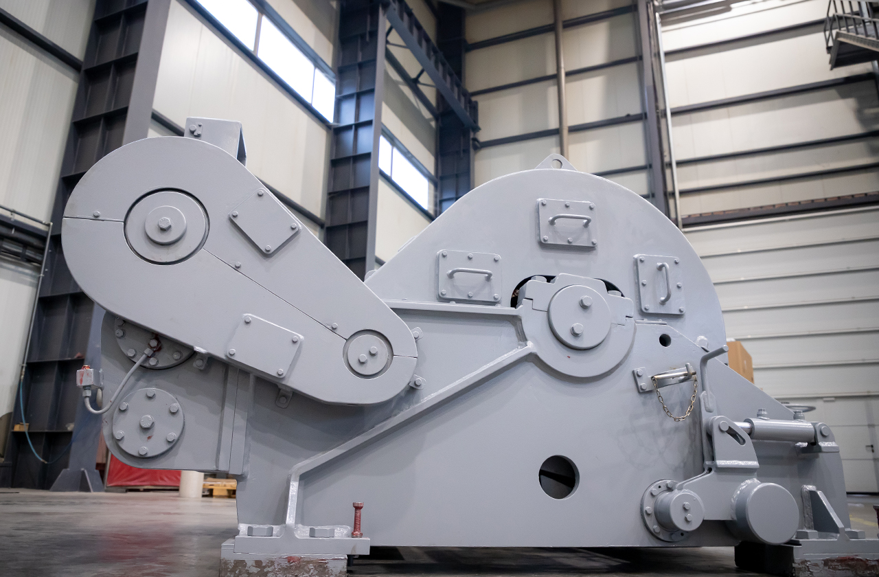 Stern Anchor Winches Crafted with precision