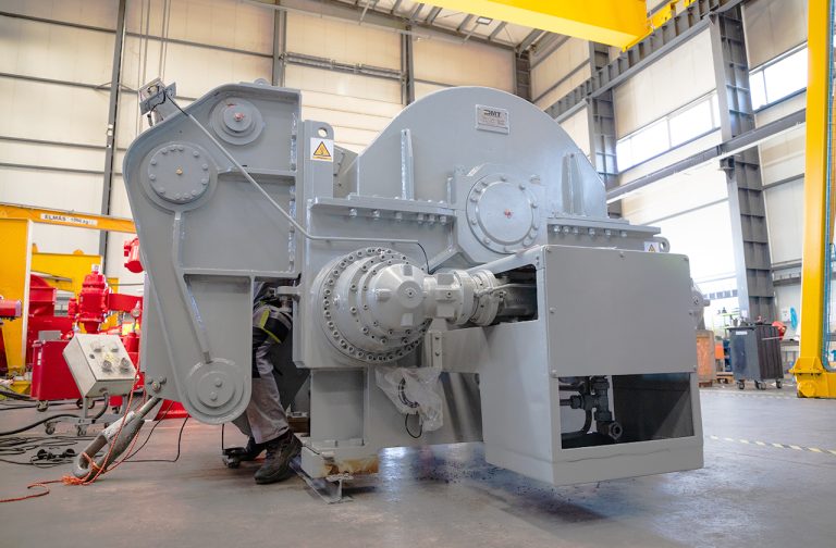 Winches - Standard or Tailormade - DMT Marine Equipment